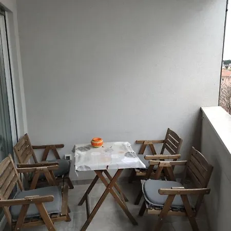 Dana Near Center With Free Parking * Pula